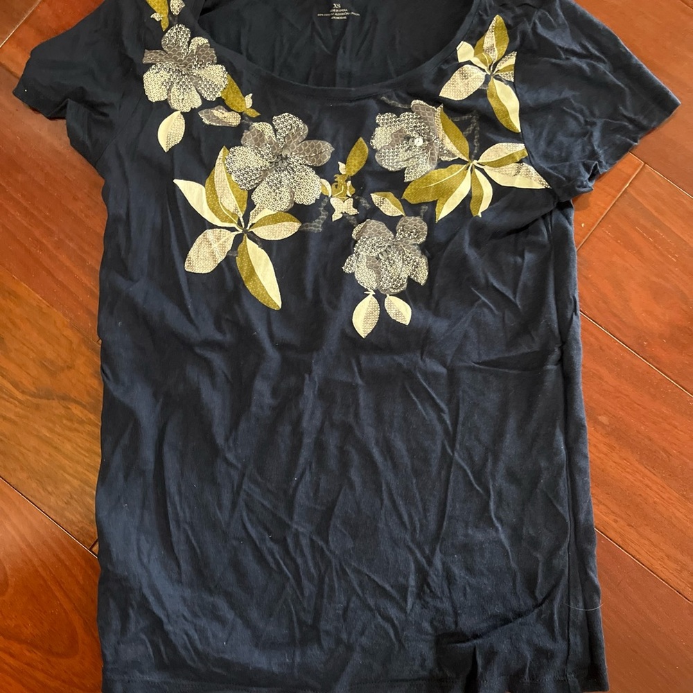 Ann Taylor floral shirt Sz s NWOT
